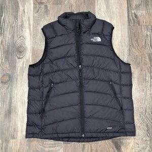 NWOT The North Face Black Puffer Vest